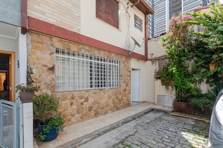 Casa à venda com 100m², 3 quartos e sem vaga Casa à venda com 100m², 3 quartos e sem vagaFachada