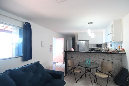 Casa de condomínio à venda com 170m², 2 quartos e sem vagaSala