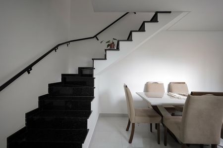 Apartamento para alugar com 114m², 2 quartos e 1 vagaEscada