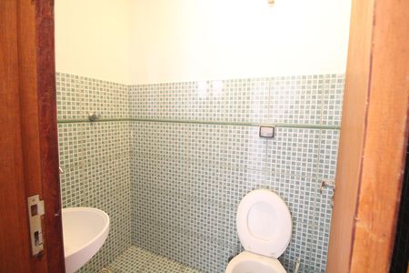 Casa à venda com 165m², 2 quartos e 2 vagasBanheiro de serviço