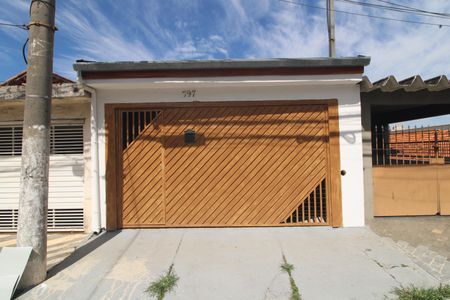 Casa à venda com 165m², 2 quartos e 2 vagasFachada