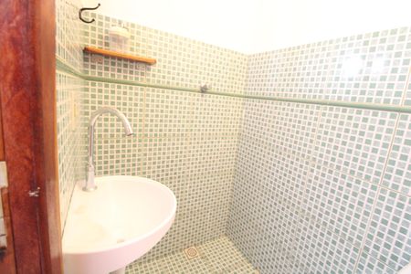 Casa à venda com 165m², 2 quartos e 2 vagasBanheiro de serviço