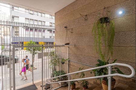 Apartamento para alugar com 61m², 2 quartos e 1 vagaÁrea comum - Entrada do Edifício