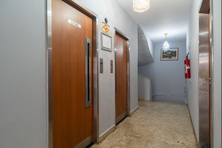 Apartamento para alugar com 61m², 2 quartos e 1 vagaÁrea comum - Elevadores