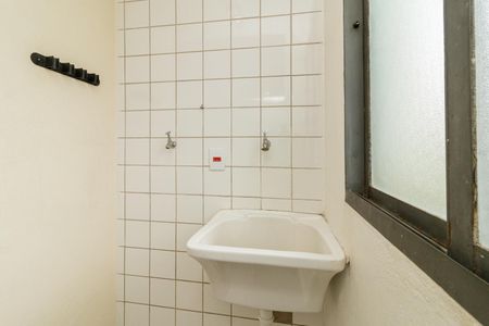 Área de Serviço de apartamento para alugar com 2 quartos, 47m² em Jardim Francisco Mendes, São Paulo