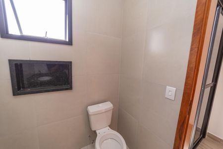 Casa à venda com 110m², 2 quartos e 2 vagasBanheiro do Quarto 2