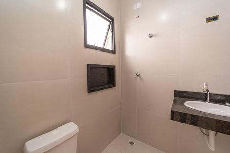 Casa à venda com 110m², 2 quartos e 2 vagasBanheiro do Quarto 1