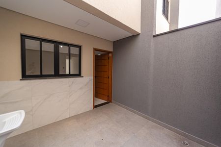 Casa à venda com 110m², 2 quartos e 2 vagasQuintal/Área de Serviço