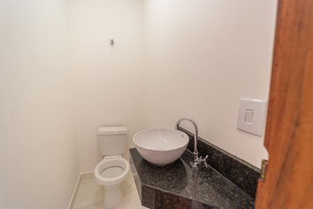 Casa à venda com 110m², 2 quartos e 2 vagasLavabo