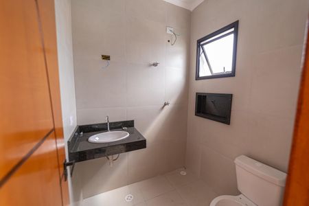 Casa à venda com 110m², 2 quartos e 2 vagasBanheiro do Quarto 2