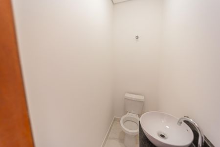 Casa à venda com 110m², 2 quartos e 2 vagasLavabo