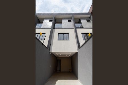 Casa à venda com 110m², 2 quartos e 3 vagasFachada Interna 