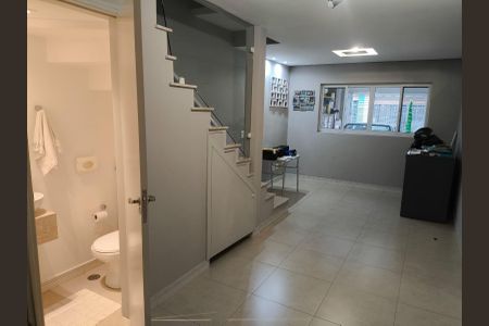 Casa à venda com 4 quartos, 260m² em Água Branca, São Paulo