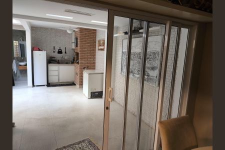 Casa à venda com 260m², 4 quartos e 3 vagas