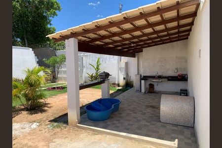 Área externa de casa à venda com 2 quartos, 500m² em Tupã, Contagem