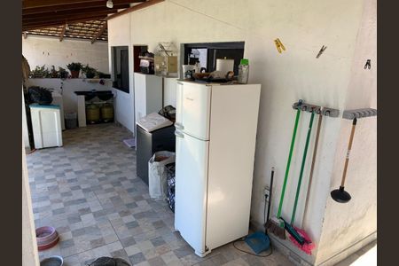 Área de serviço de casa à venda com 2 quartos, 500m² em Tupã, Contagem
