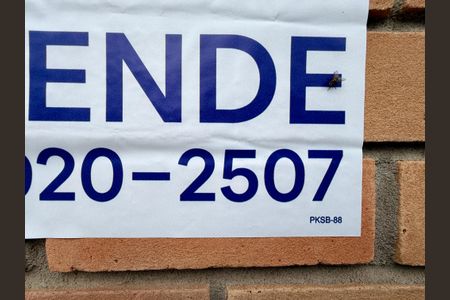 Casa à venda com 330m², 3 quartos e 3 vagas Casa à venda com 330m², 3 quartos e 3 vagasPlaca