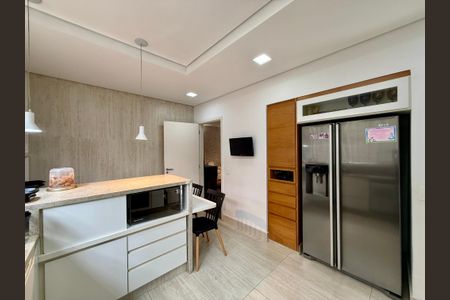 Casa à venda com 330m², 3 quartos e 3 vagas Casa à venda com 330m², 3 quartos e 3 vagasCozinha