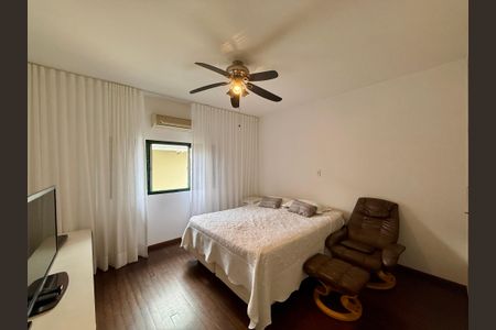 Casa à venda com 330m², 3 quartos e 3 vagas Casa à venda com 330m², 3 quartos e 3 vagasQuarto 3