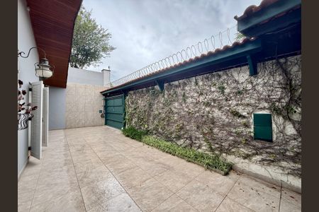 Casa à venda com 330m², 3 quartos e 3 vagas Casa à venda com 330m², 3 quartos e 3 vagasGaragem