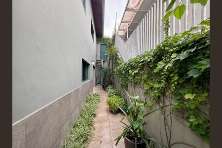 Casa à venda com 330m², 3 quartos e 3 vagasQuintal 