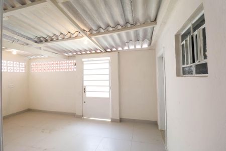 Casa para alugar com 70m², 2 quartos e sem vaga