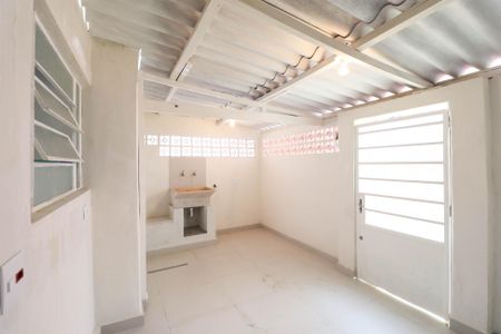 Casa para alugar com 70m², 2 quartos e sem vaga