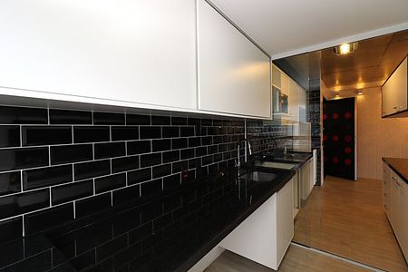 Apartamento para alugar com 68m², 2 quartos e 2 vagasCozinha - Armários