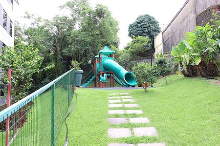 Apartamento para alugar com 68m², 2 quartos e 2 vagasÁrea comum - Playground