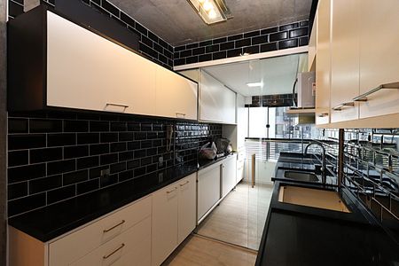 Apartamento para alugar com 68m², 2 quartos e 2 vagasCozinha - Armários