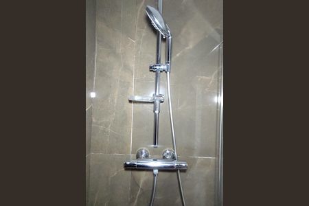 Apartamento para alugar com 68m², 2 quartos e 2 vagas Apartamento para alugar com 68m², 2 quartos e 2 vagasBanheiro do Corredor