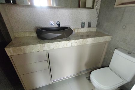 Apartamento para alugar com 68m², 2 quartos e 2 vagas Apartamento para alugar com 68m², 2 quartos e 2 vagasBanheiro do Corredor