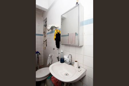 Banheiro de kitnet/studio à venda com 1 quarto, 38m² em Centro Histórico, Porto Alegre