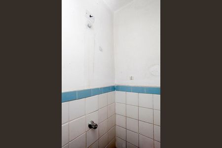Banheiro de kitnet/studio à venda com 1 quarto, 38m² em Centro Histórico, Porto Alegre