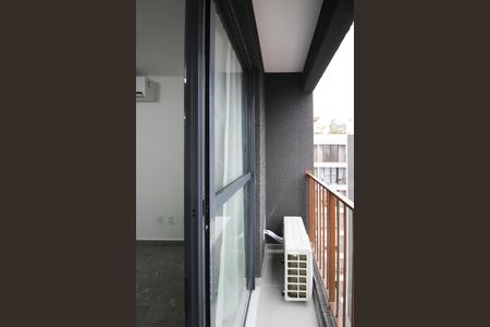 Studio para alugar com 26m², 1 quarto e sem vaga Studio para alugar com 26m², 1 quarto e sem vagaVaranda