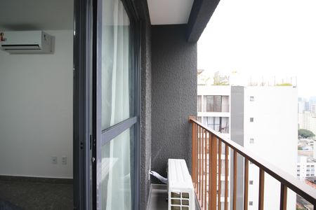 Studio para alugar com 26m², 1 quarto e sem vaga Studio para alugar com 26m², 1 quarto e sem vagaVaranda