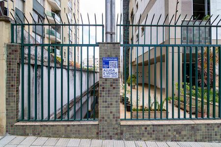 Apartamento para alugar com 150m², 2 quartos e 2 vagasplaca instalada em 13/01/2026 com o código OCIT-348