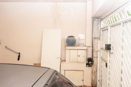 Casa para alugar com 40m², 1 quarto e 1 vaga Casa para alugar com 40m², 1 quarto e 1 vagaGaragem