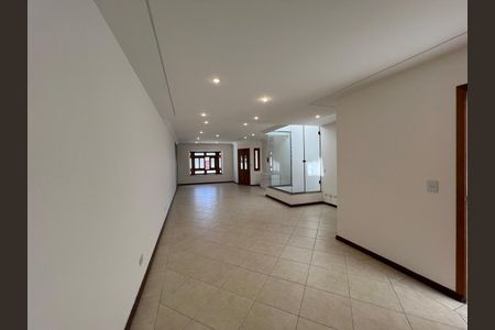 Casa à venda com 4 quartos, 250m² em Nova Petrópolis, São Bernardo do Campo