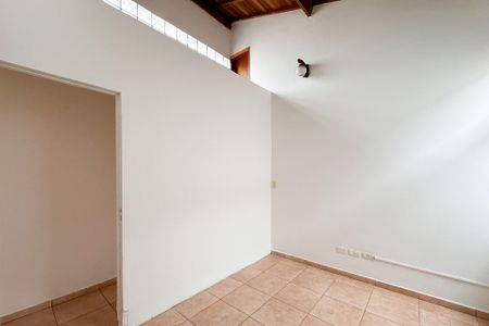 Casa à venda com 250m², 4 quartos e 5 vagas Casa à venda com 250m², 4 quartos e 5 vagasQuarto