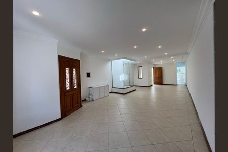 Casa à venda com 4 quartos, 250m² em Nova Petrópolis, São Bernardo do Campo