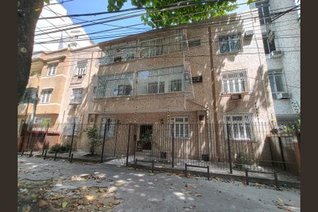 Apartamento à venda com 68m², 2 quartos e sem vagaFachada e portaria