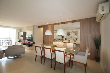 Apartamento à venda com 166m², 4 quartos e 3 vagasSala