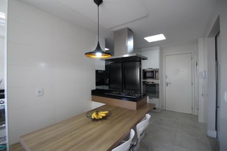 Apartamento à venda com 166m², 4 quartos e 3 vagasCozinha