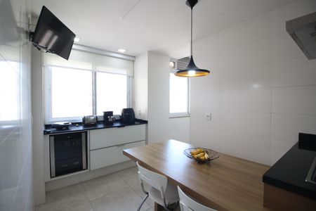 Apartamento à venda com 166m², 4 quartos e 3 vagasCozinha