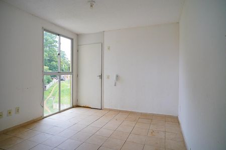 Sala de apartamento para alugar com 2 quartos, 48m² em Mário Quintana, Porto Alegre