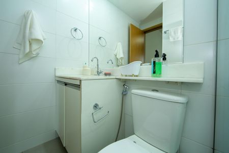 Apartamento à venda com 107m², 4 quartos e 2 vagas Apartamento à venda com 107m², 4 quartos e 2 vagasBANHEIRO1