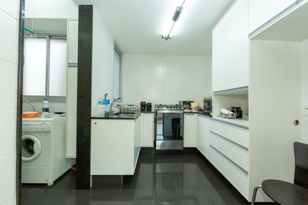 Apartamento à venda com 107m², 4 quartos e 2 vagas Apartamento à venda com 107m², 4 quartos e 2 vagasCOZINHA