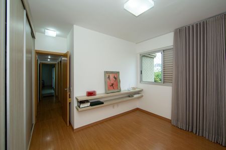 Apartamento à venda com 107m², 4 quartos e 2 vagas Apartamento à venda com 107m², 4 quartos e 2 vagasQUARTO2
