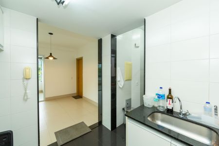 Apartamento à venda com 107m², 4 quartos e 2 vagas Apartamento à venda com 107m², 4 quartos e 2 vagasCOZINHA